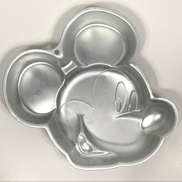 Wilton Other - 🧡 Mickey Mouse Aluminum Cake Pan